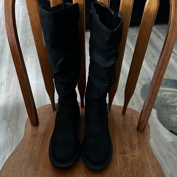 Black suede boots size 7 - Picture 3 of 3